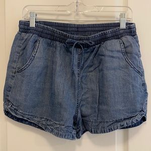 Universal Thread lyocell pull-on shorts, size M